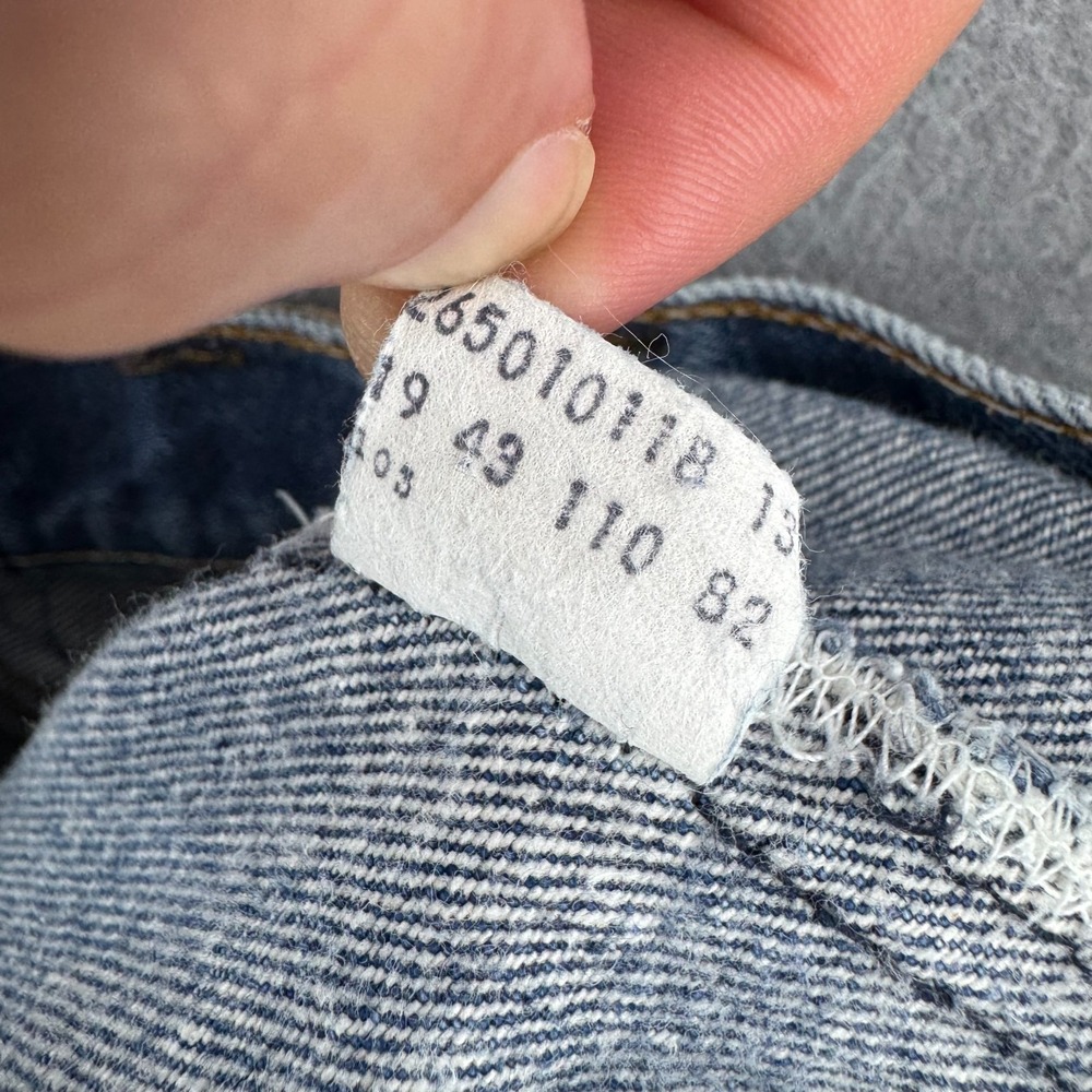 Vintage Levis Jeans Womens 33x36 (Fits 29x31) 501 High Rise Straight 80s USA - Picture 16 of 16